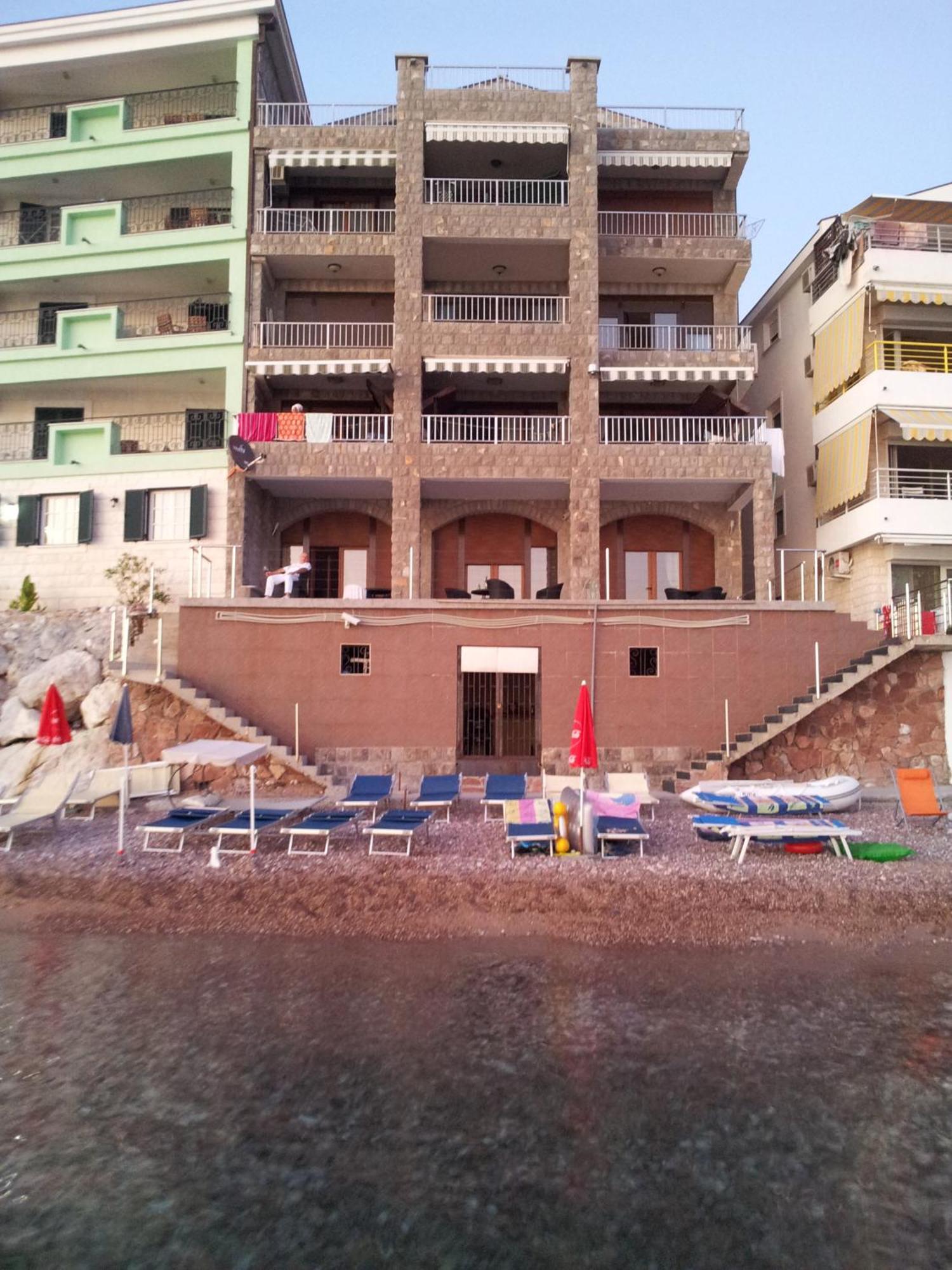 Apartments Lungo Mare Sveti Stefan Exterior foto